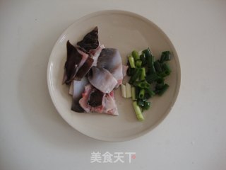 老板鱼炖豆腐的做法步骤：2