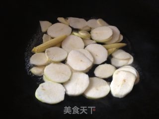 蚝油焖水笋的做法步骤：3