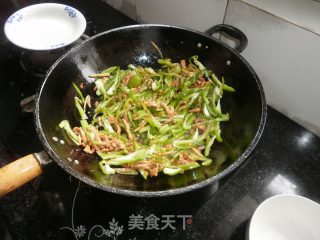 青椒炒肉丝的做法步骤：4
