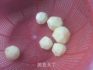 清水煮土豆的做法步骤：1