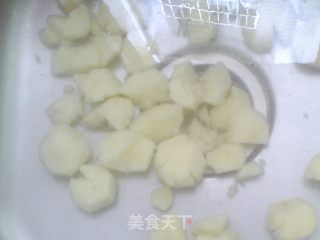 清水煮土豆的做法步骤：2