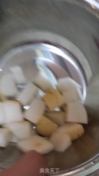 菠萝雪梨汁的做法步骤：1