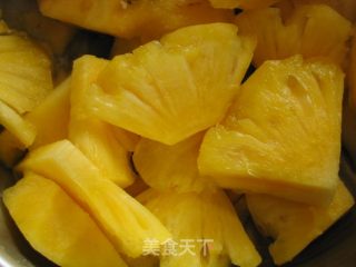 菠萝雪梨汁的做法步骤：2