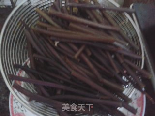 特色养生东北菜——蕨菜蘑菇的做法步骤：1
