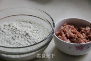肉末花卷的做法步骤：1