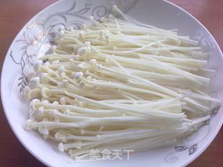 尖椒炒金针菇的做法步骤：1