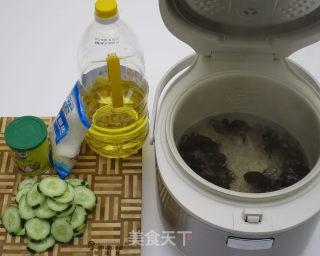清炒黄瓜木耳（电饭煲版）的做法步骤：3