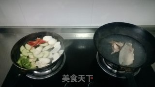 煎鲈鱼的做法步骤：6