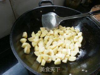 豌豆香肠焖就米饭的做法步骤：3