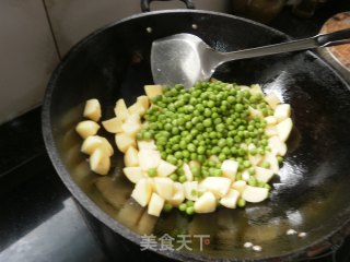 豌豆香肠焖就米饭的做法步骤：4