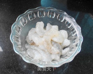 泰汁鲜虾蛋炒饭的做法步骤：2