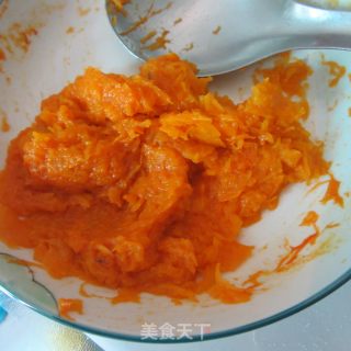 油炸南瓜豆渣饼的做法步骤：3