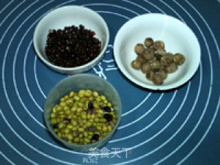 红豆莲子豆浆的做法步骤：1