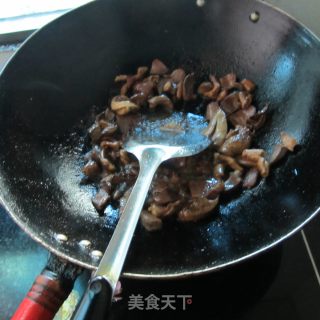 酸豆角炒鹅杂的做法步骤：7