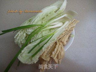 白菜腐竹的做法步骤：1