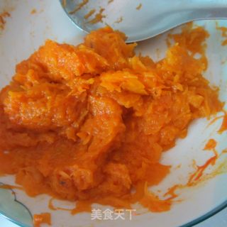 烙豆渣南瓜饼的做法步骤：2