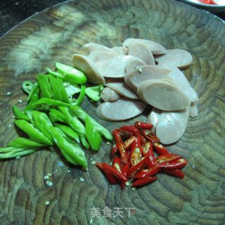 双椒肉花肠的做法步骤：2