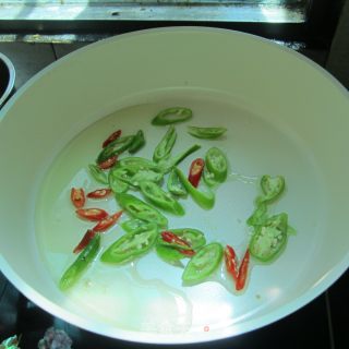 双椒肉花肠的做法步骤：3
