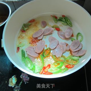 双椒肉花肠的做法步骤：5