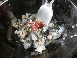 香菇烧鸡的做法步骤：2