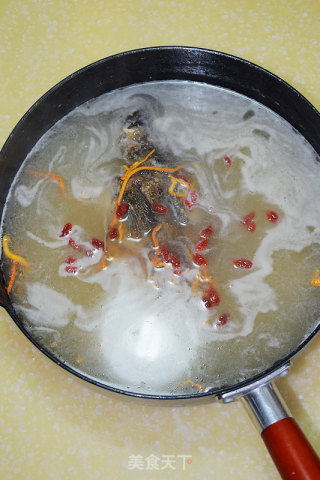 【虫草花黑头鱼汤】---滋补鲜美靓汤的做法步骤：5