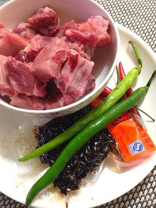 美味手抓排的做法步骤：1