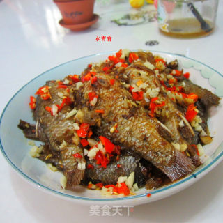 剁椒蒜米鲫鱼的做法步骤：13