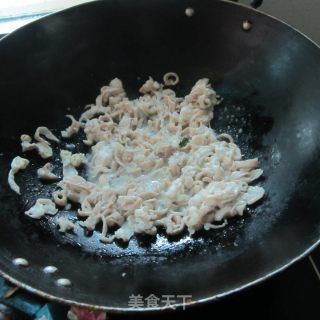 酸辣大肠丝的做法步骤：4