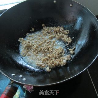 酸辣大肠丝的做法步骤：8