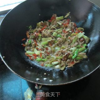酸辣大肠丝的做法步骤：11