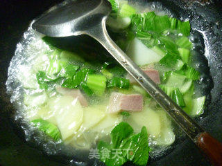 青菜咸肉土豆汤的做法步骤：6