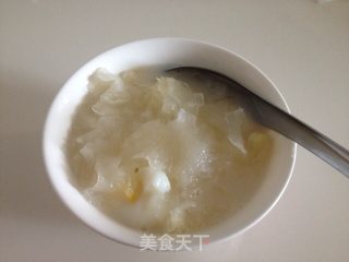 露露银耳的做法步骤：1