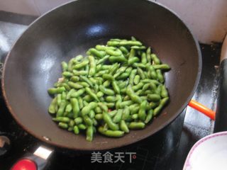 炒毛豆的做法步骤：5