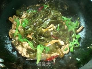 炒海带的做法步骤：4