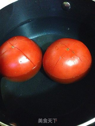 西红柿烧红烧肉的做法步骤：2