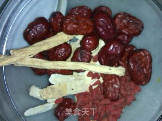 清补凉煲鸡汤的做法步骤：2