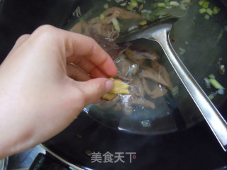 吃起童味的---薯粉片猪肝的做法步骤：6