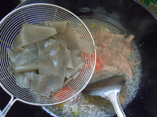 吃起童味的---薯粉片猪肝的做法步骤：9