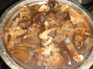 剁椒黑木耳的做法步骤：1