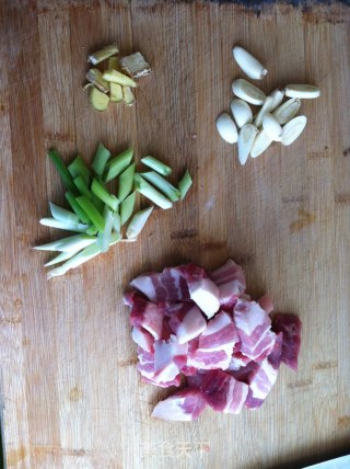 土豆芸豆红烧肉的做法步骤：2