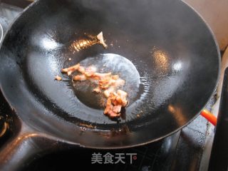 蒜苗炒腊肉的做法步骤：3