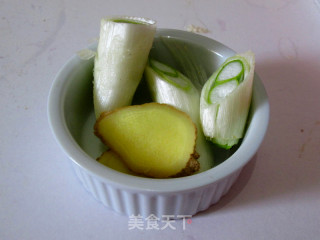 啤酒烧鸭舌的做法步骤：2