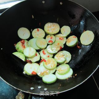 肉花肠丝瓜汤的做法步骤：4