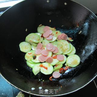 肉花肠丝瓜汤的做法步骤：6