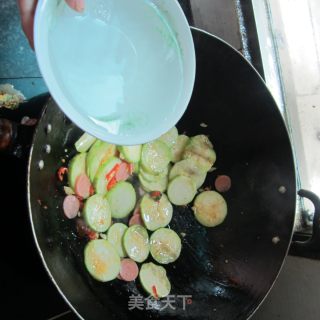 肉花肠丝瓜汤的做法步骤：7