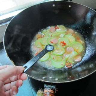 肉花肠丝瓜汤的做法步骤：9