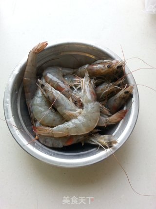 茄汁大虾的做法步骤：1
