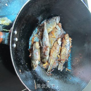 姜丝鲫鱼的做法步骤：8