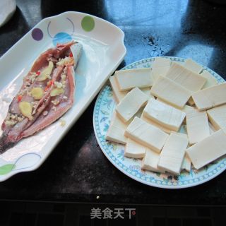 葱香豆腐蒸柴鱼的做法步骤：2