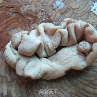 香芋咸辣大肠的做法步骤：2